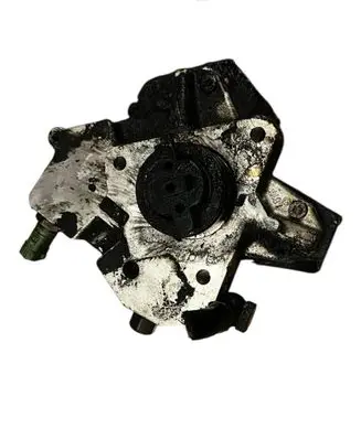 Volvo V70 Fuel injection high pressure pump 8692521 0445010111 017441