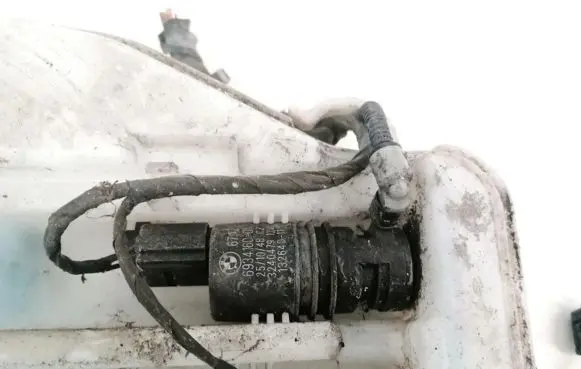 BMW X5 E70 Windscreen/windshield washer pump 693416001 6934160-01
