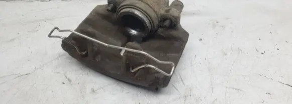 Volkswagen PASSAT B6 Front brake caliper