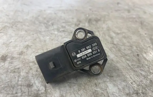 Volkswagen Golf Plus Air pressure sensor 0281002399 038906051B