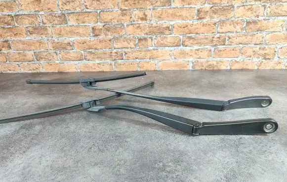 BMW 5 GT F07 Front wiper blade arm
