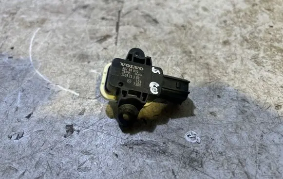 Volvo S60 Airbag deployment crash/impact sensor 30798030 110831300 C83HA