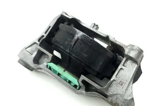 Ford Kuga III Engine mount bracket