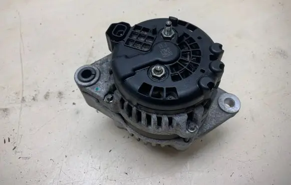 Opel Insignia A Generator/alternator 13502583