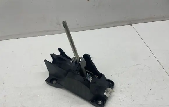 Mercedes-Benz CLA C117 X117 W117 Gear shifter/selector A1763600209