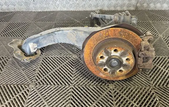 BMW 2 F46 Rear wheel hub spindle/knuckle 