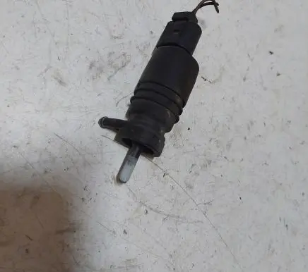 BMW 3 E46 Windscreen/windshield washer pump 8362154