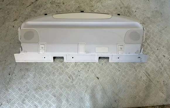 Parcel shelf