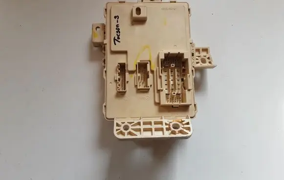 Hyundai Tucson TL Fuse module 91950D3650