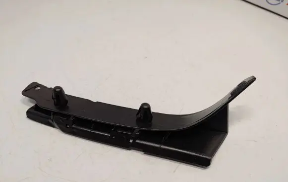 Front bumper mounting bracket