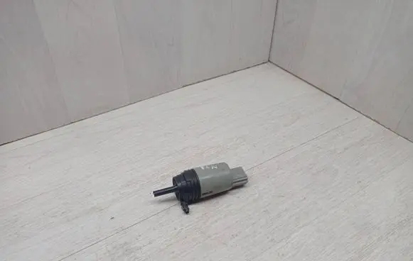 BMW 1 E81 E87 Windscreen/windshield washer pump 23657610 6934159