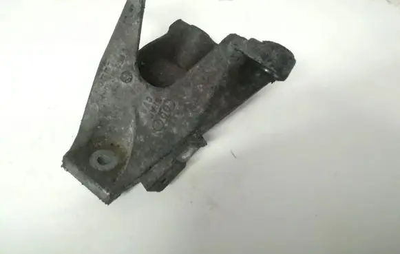 Audi A4 S4 B6 8E 8H Engine mounting bracket 8e0199308h