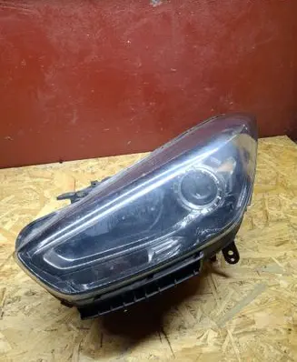 Hyundai i40 Headlight/headlamp 921013ZXXX