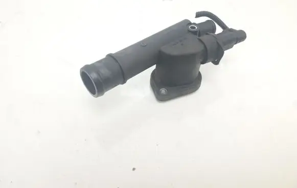 Engine coolant pipe/hose