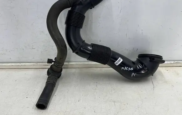 Porsche Macan (95B) Air intake hose/pipe 95b129532a