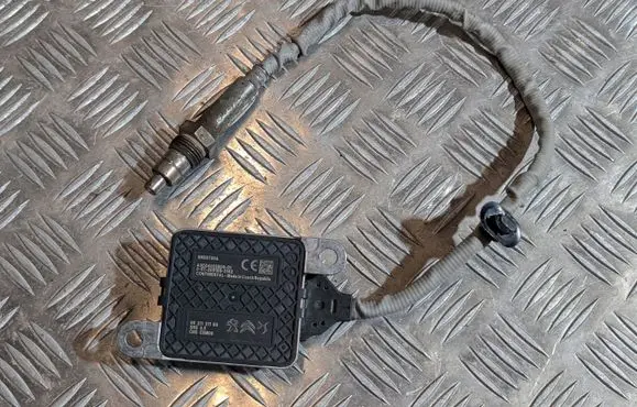 Opel Combo E Lambda probe sensor 9821121180