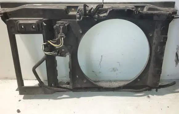 Peugeot 308 Radiator support slam panel