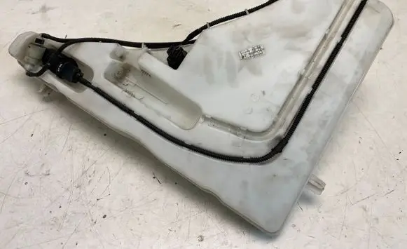 Audi Q7 4M Windshield washer fluid reservoir/tank 4M0955449D