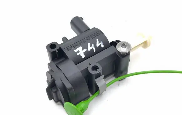 BMW X5 E70 Fuel tank cap lock 6985882