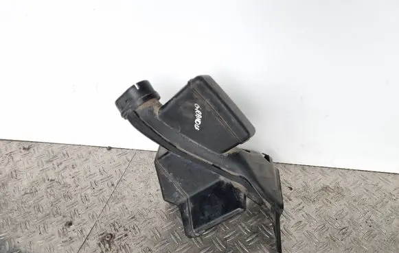 Mitsubishi Grandis Air intake duct part MN110585