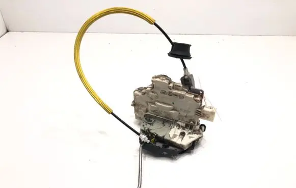 Audi A6 Allroad C6 Rear door lock 4F0839016