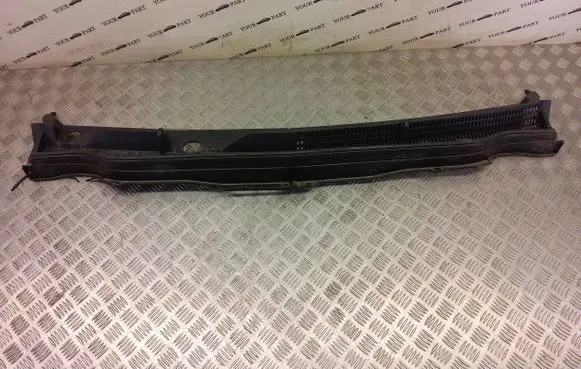 Suzuki SX4 S-Cross Wiper trim