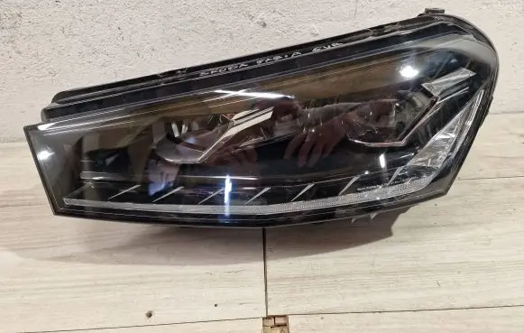 Skoda Fabia Mk4 (6VA) Headlight/headlamp 6VB941015A