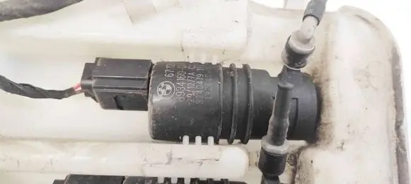 BMW 5 GT F07 Windscreen/windshield washer pump 693416001