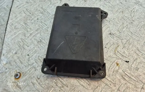 Headlight/headlamp dust cover