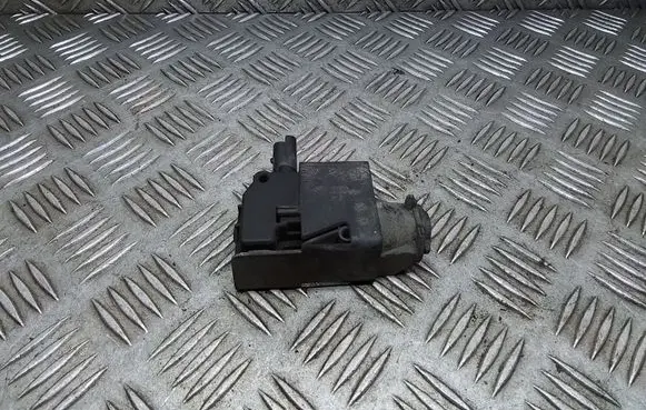 Fuel tank cap lock