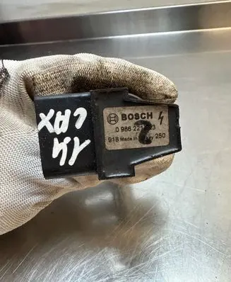 Volkswagen Jetta V High voltage ignition coil 0986221923