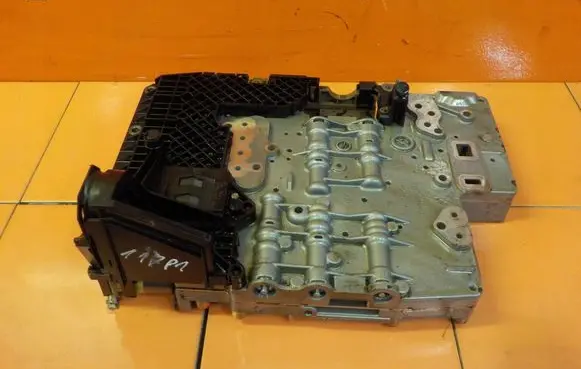 Land Rover Discovery 3 - LR3 Torque split ecu control unit/module 1068427182 276DT