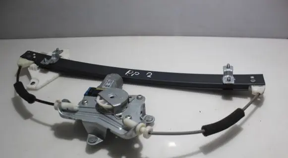 Chevrolet Captiva Front window lifting mechanism without motor