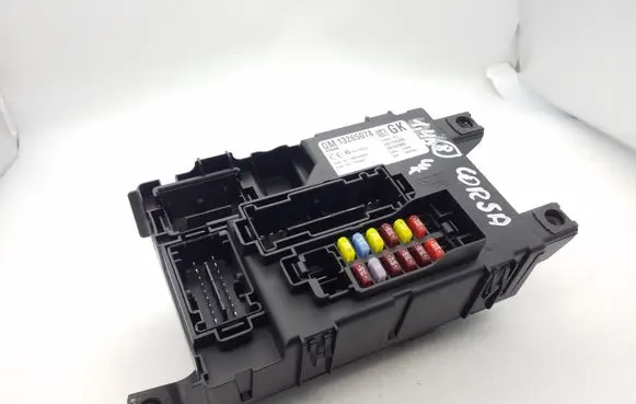 Opel Corsa D Central body control module 13265078 401154265