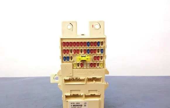 SsangYong Tivoli Fuse box set 8215035032