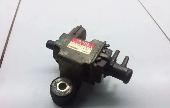 Toyota Corolla Verso E121 Turbo solenoid valve 2581927020 1397000670