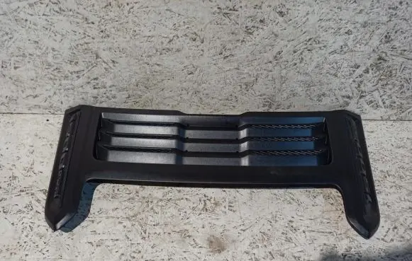 Ram 1500 Front bumper upper radiator grill