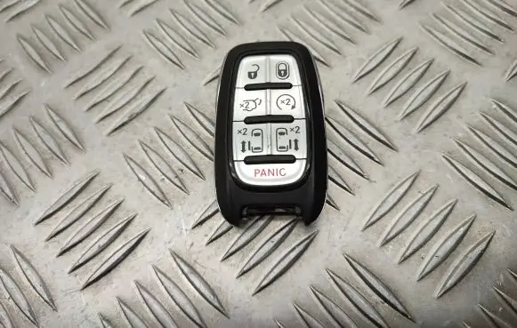 Chrysler Pacifica Ignition key/card 