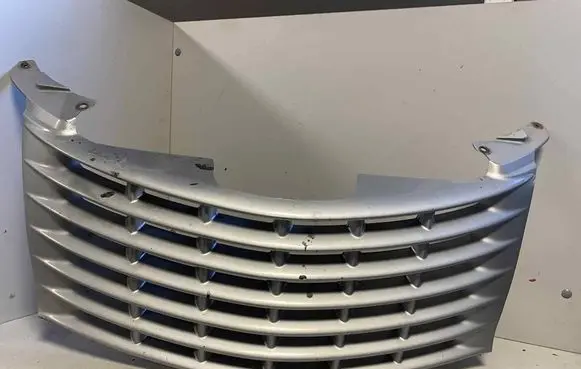 Chrysler PT Cruiser Front grill 27784