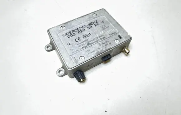 Mercedes-Benz S W220 Antenna control unit 2038203926 09101113