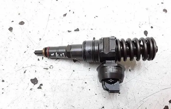 Skoda Octavia Mk2 (1Z) Fuel injector 038130073AG