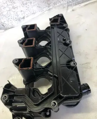 Ford Focus Rocker cam cover 9827624181