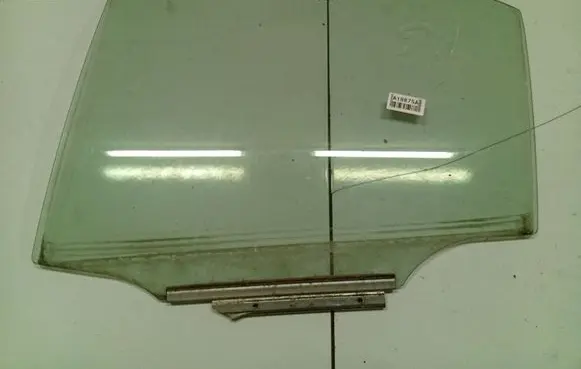 Toyota Auris 150 Rear door window glass As2