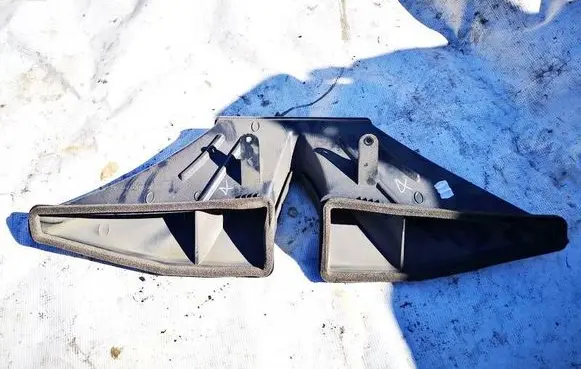 Skoda Yeti (5L) Air intake duct part 5l2819655 3200101140908