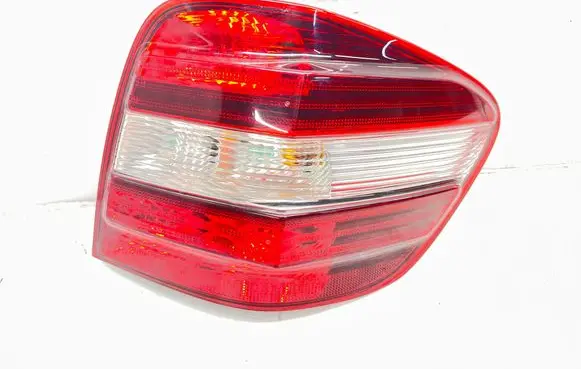 Mercedes-Benz ML W164 Rear/tail lights 22517000R