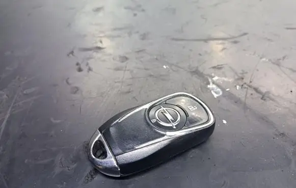 Opel Insignia A Ignition key/card 