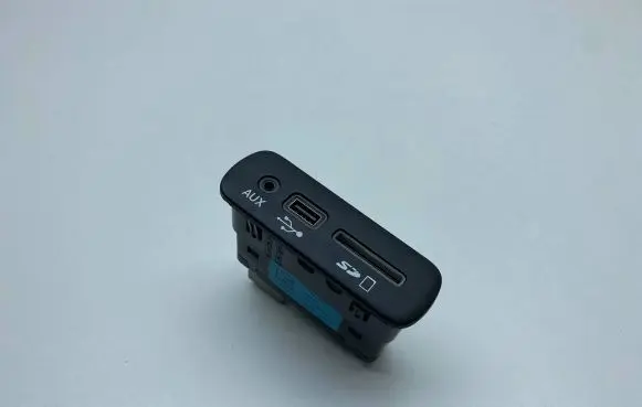 Dodge Charger USB socket connector 68206384AC
