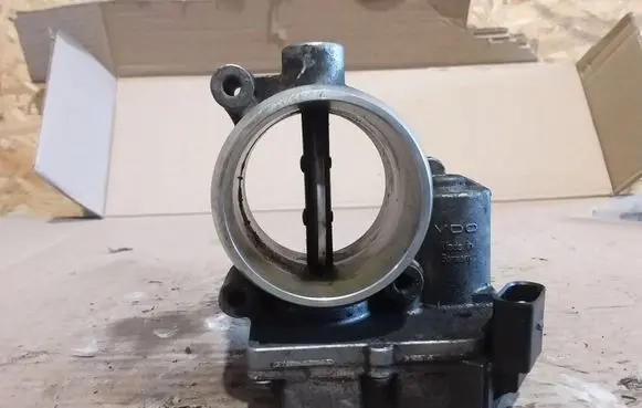 Audi A5 8T 8F Throttle valve 4E0145950F