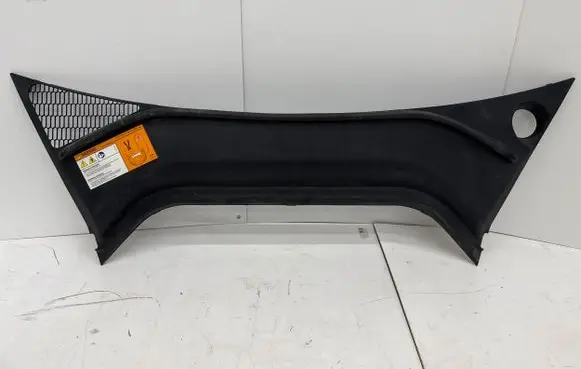 Tesla Model S Wiper trim 100632900D