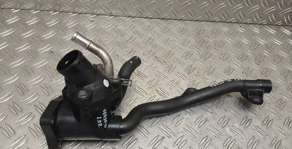 Toyota Verso Thermostat/thermostat housing 163200R011A 163200R020 163210R020